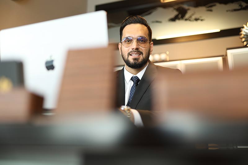 نگاه مدیریتی احمد ایوبی پور